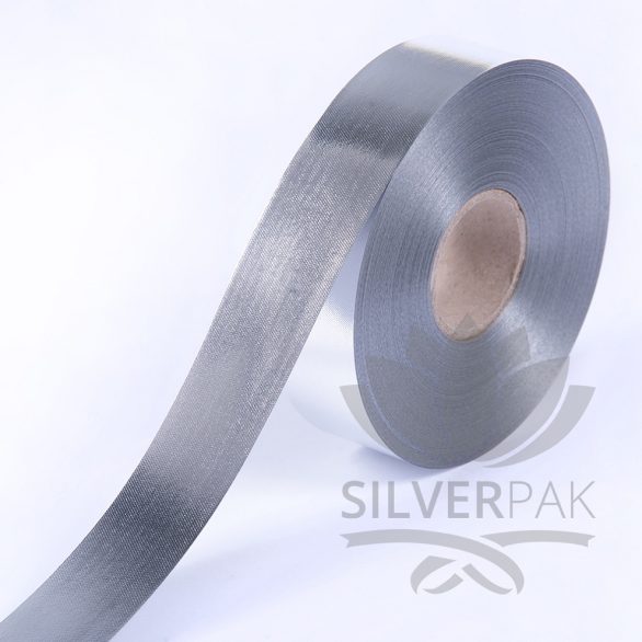 Traka metalik 3cm srebrna